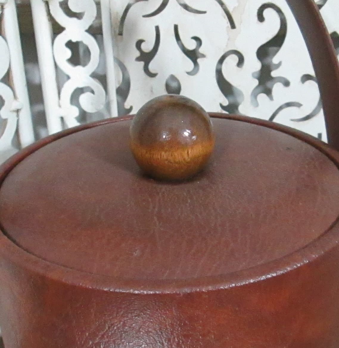 Vintage 1960s Brown Leather-Look Ice Bucket with Wooden Handle - Thumbnail 2