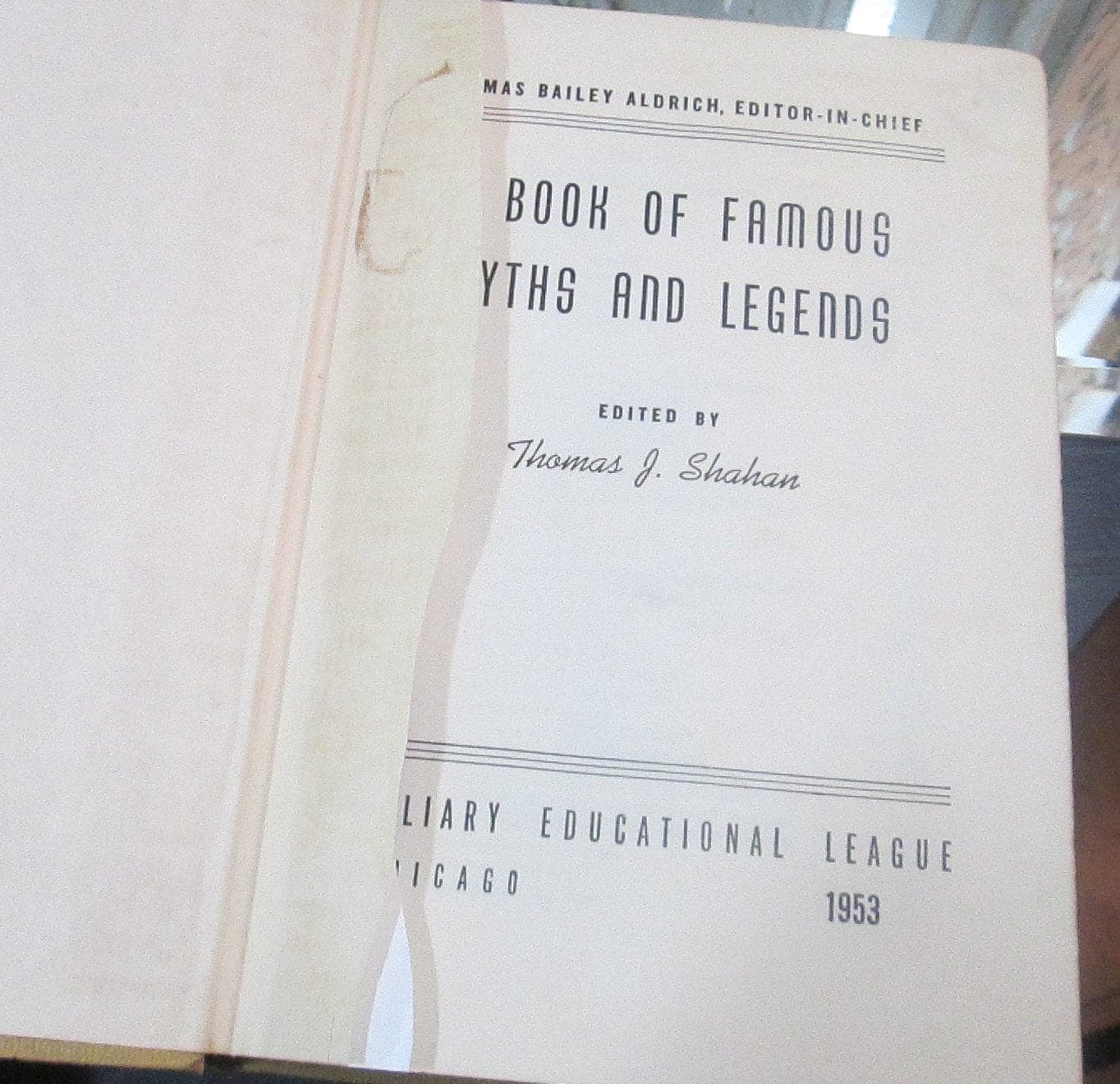 Vintage Book: A Book of famous Myths and Legends, 1953 - Thumbnail 3