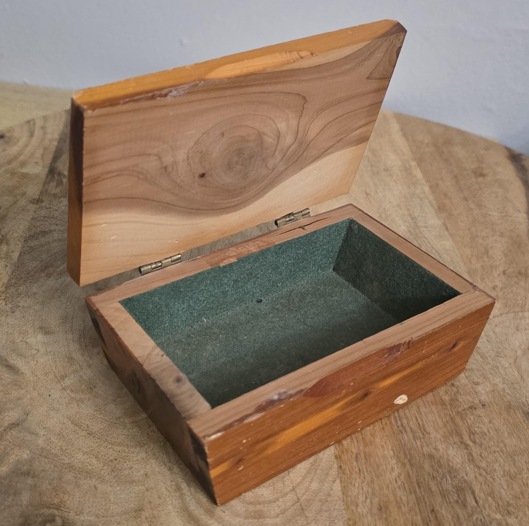 Vintage Souvenir Wooden Jewelry Box from Clinch Moutain Lookout Thorn Hill Tennessee - Thumbnail 2