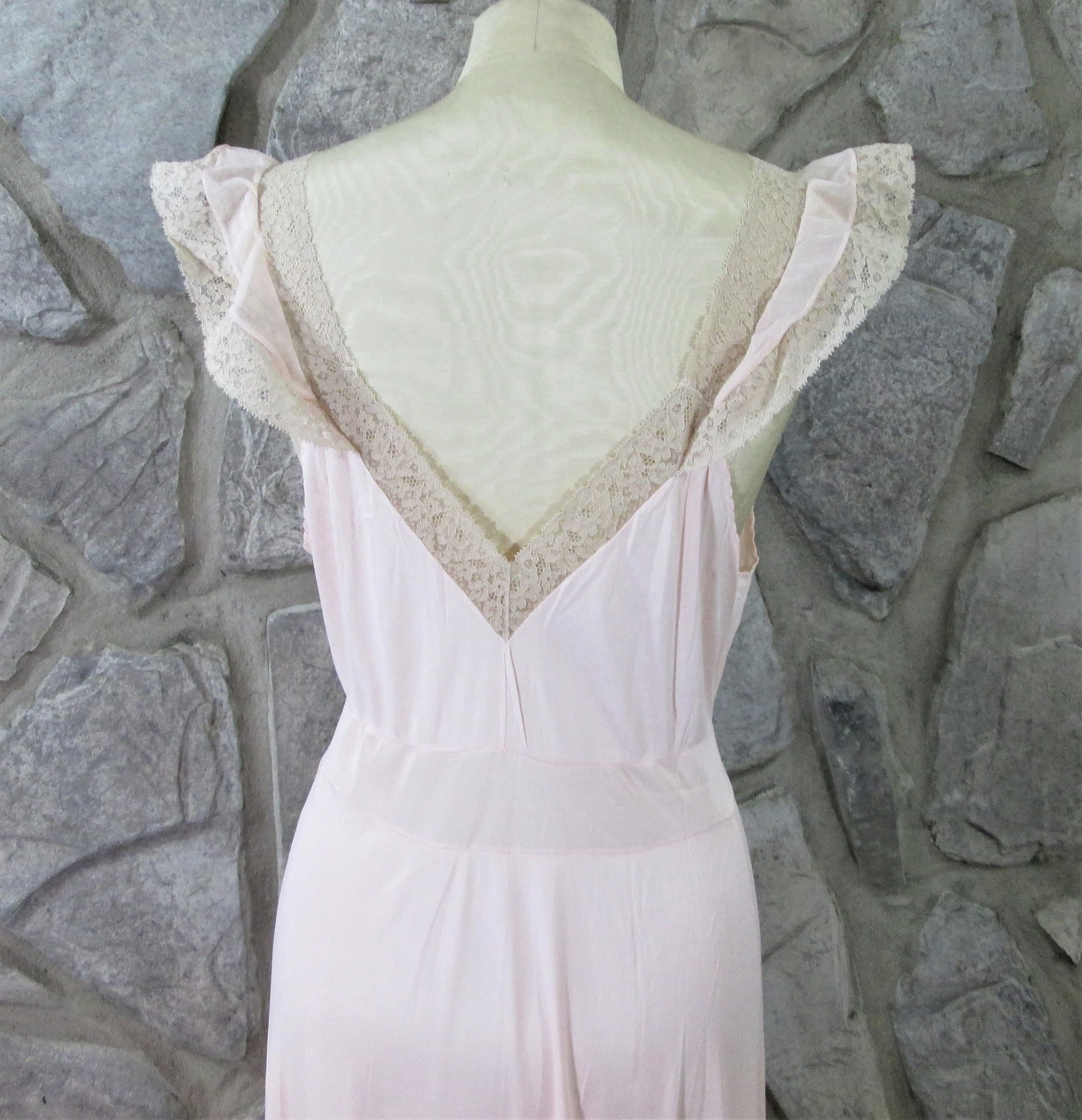 Vintage 1930's Blush Pink Negligee Nightgown - Thumbnail 4