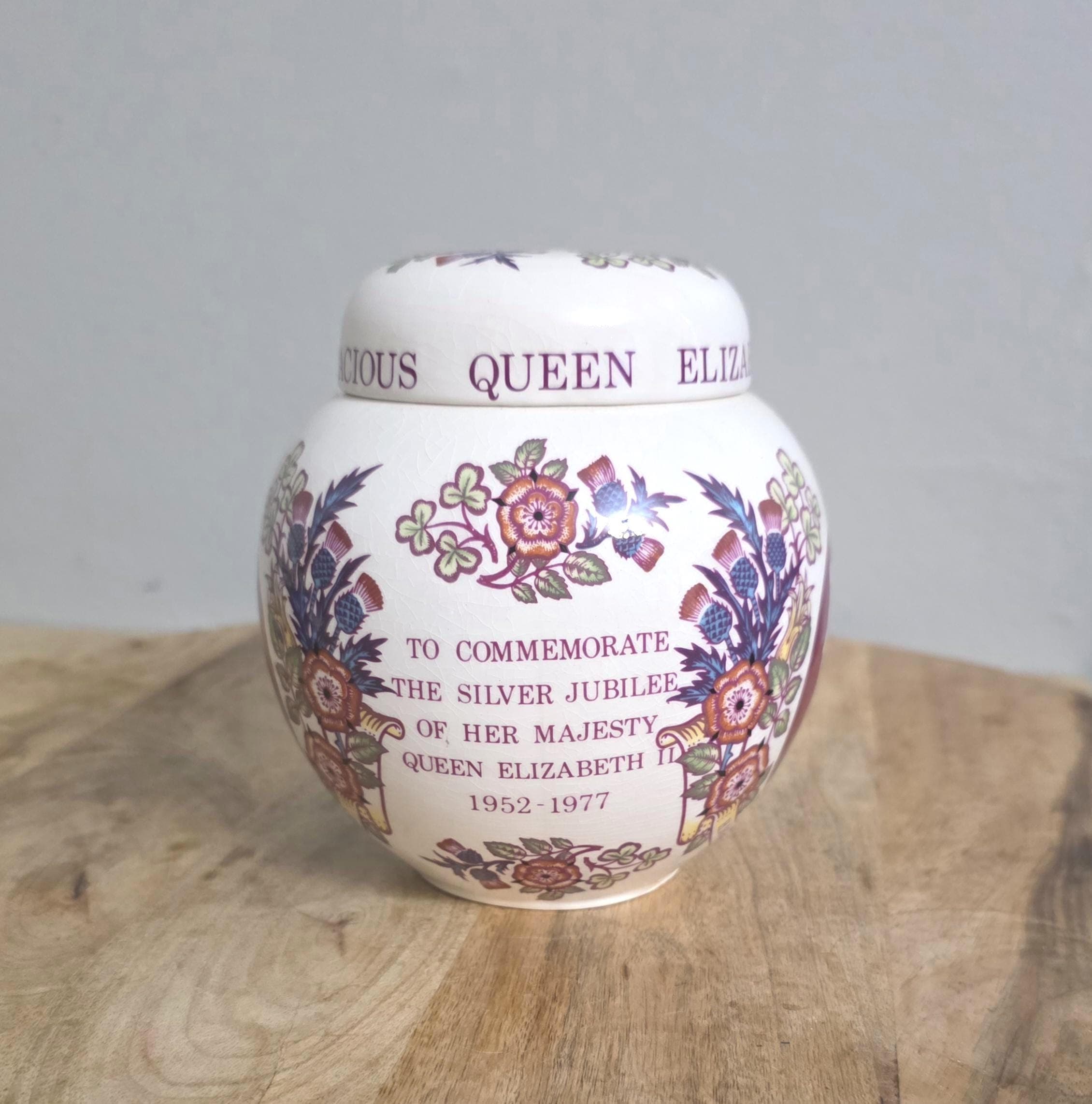Vintage Mason's Stoneware Queen Elizabeth Silver Jubilee Ginger Jar - Thumbnail 6