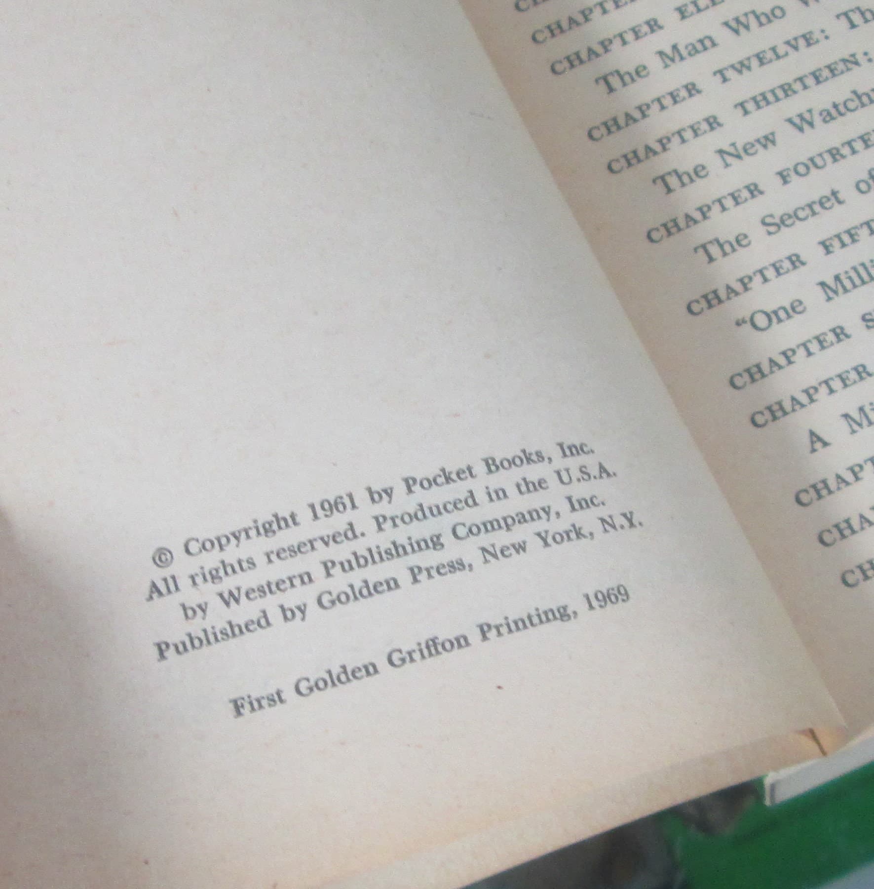 Vintage Paperback Ellery Queen, Jr. The Mystery of the Merry Magician, 1961 - Thumbnail 3