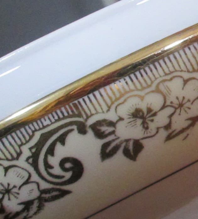 Vintage Royal Crown China 22Kt. Gold Pattern Tureen - Thumbnail 2