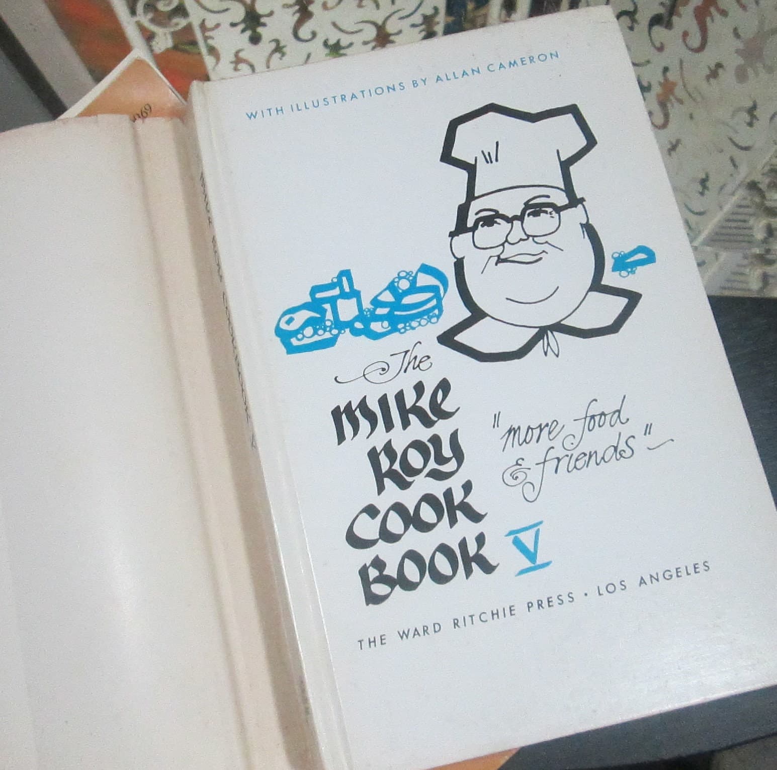 Vintage Mike Roy Cook Book V, 1974 - Thumbnail 2