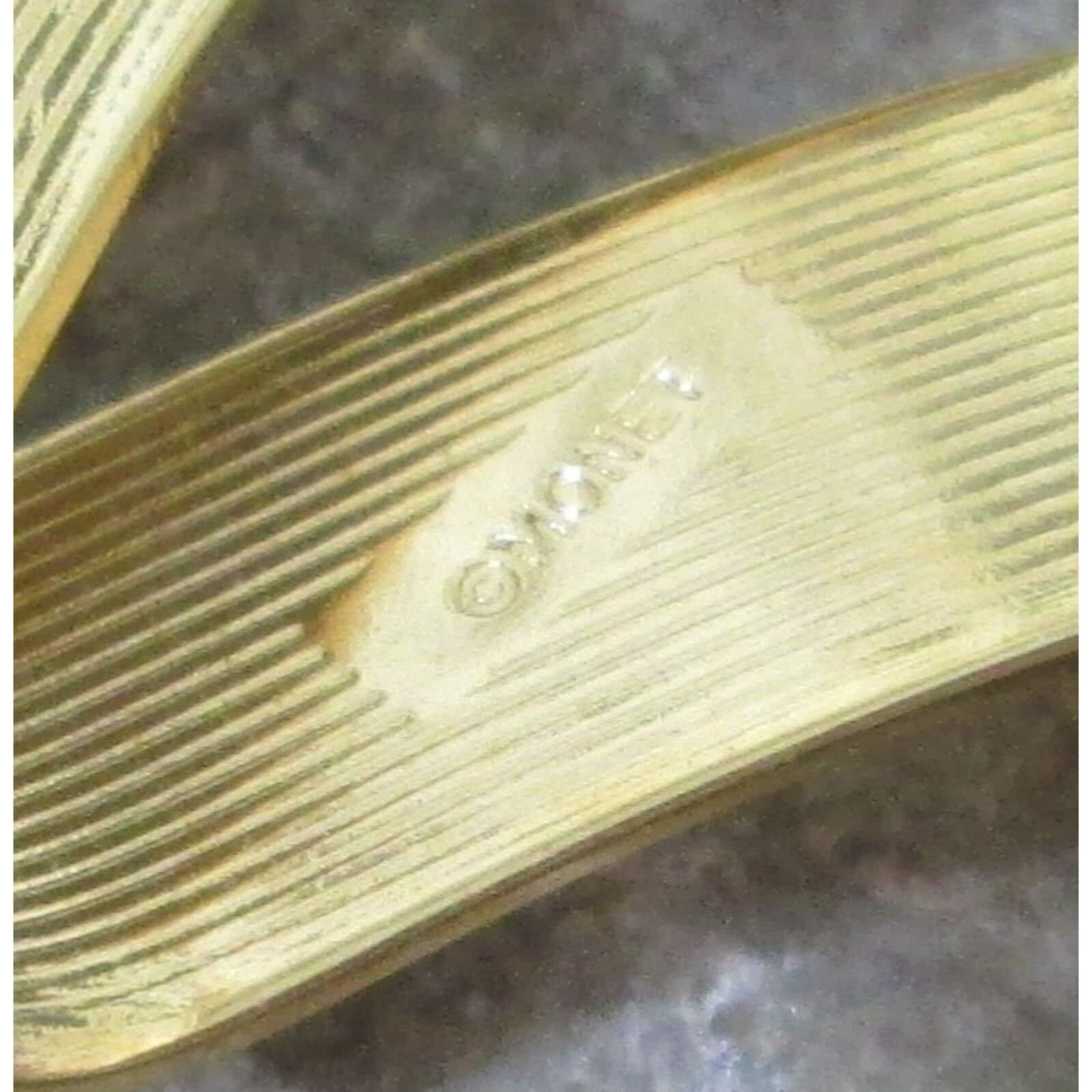 Vintage Monet Gold Tone Zigzag Brooch - Thumbnail 2