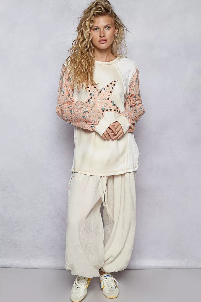 POL Exposed Seam Star Patch Thermal Top with Floral Sleeves - CREAM MULTI / S - Thumbnail 6