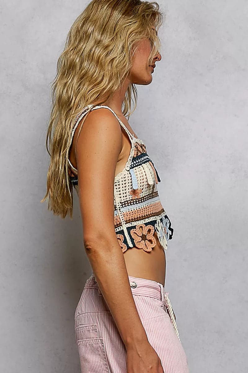 POL Cutout Flower Cropped Crochet Cami with with Dangle Detail - SALMON MULTI / One Size - Thumbnail 2