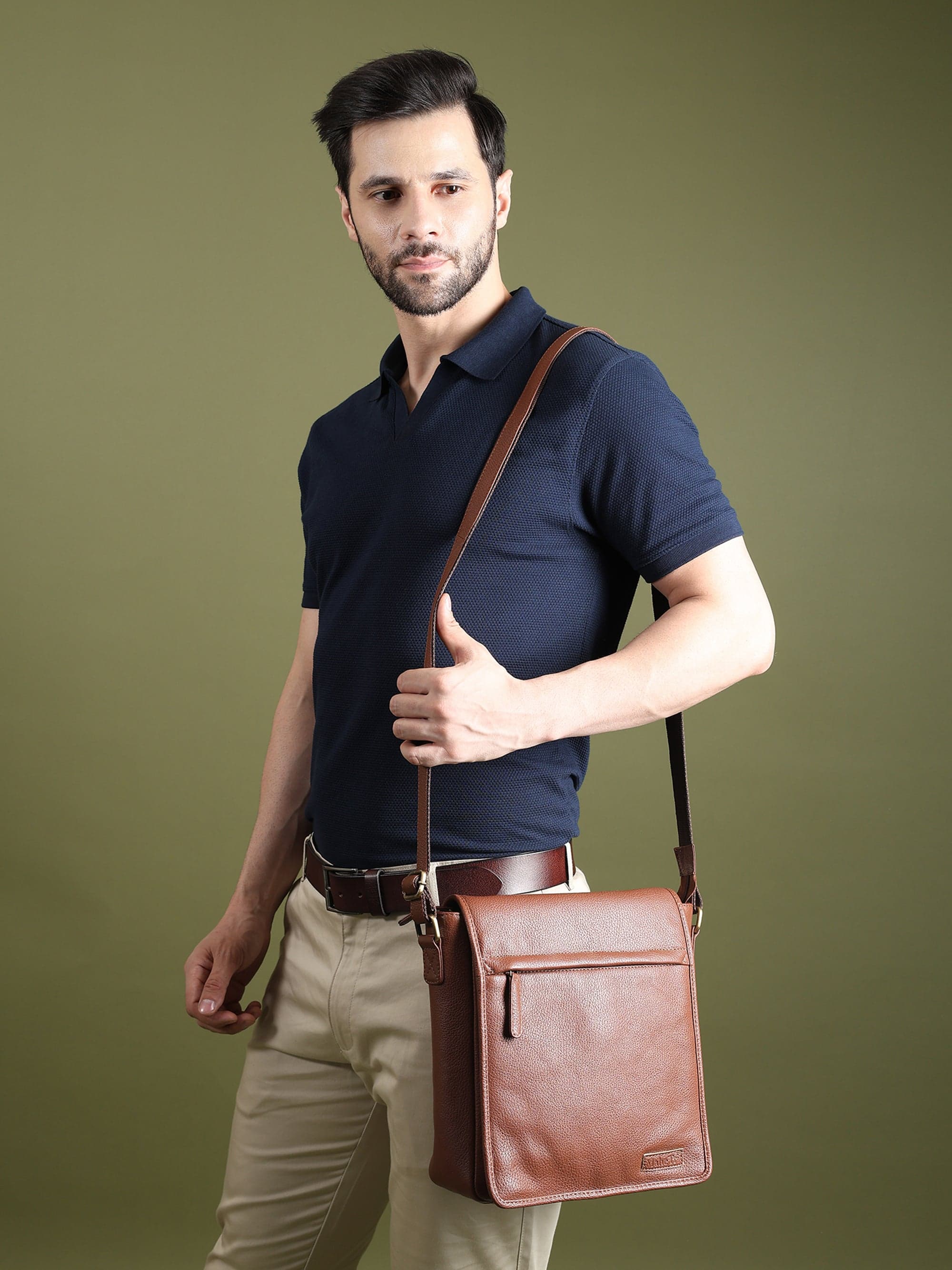 Leather Crossbody Bag for Travel Work - Thumbnail 2