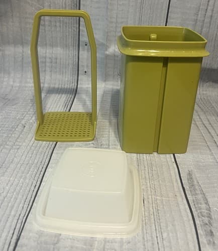 TUPPERWARE Pickle Olive Keeper #1330-10 Avocado Green Base Clear Top 70's Vtg