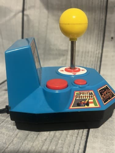 Vintage 2004 Namco Ms. Pac-Man Galaga 5-in-1 TV Plug N Play Jakks Arcade Game - Thumbnail 5
