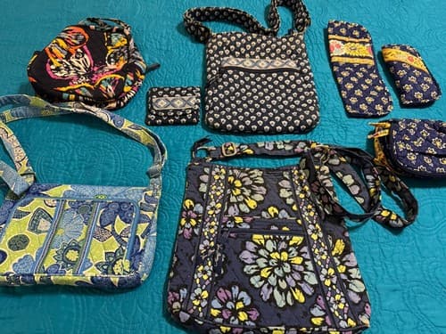 Vera Bradley Lot Of 8 pieces~SOLD AS IS - Thumbnail 4