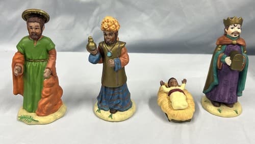 Vintage Heritage Of Christmas 8 Piece Porcelain Christmas Nativity Set~Walmart - Thumbnail 7