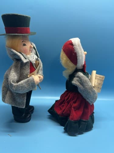 Christmas Caroling Dolls 13" Vintage Victorian Singing Couple Foam Figures - Thumbnail 5