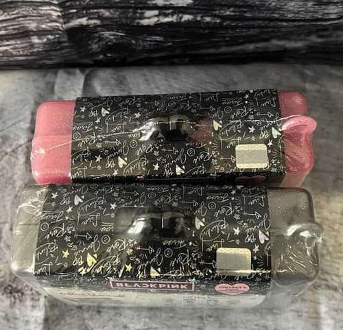 BLACKPINK Sophisticated Superstars Clutch Figures Lisa & Jennie SEALED Lot Of 2 - Thumbnail 3