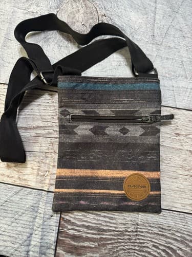 Dakine Jive Crossbody Bag Purse Multicolor 100% Polyester