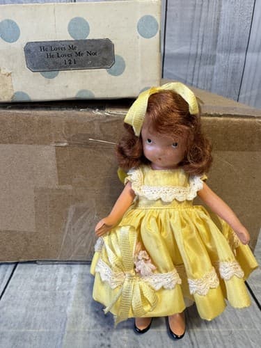 Nancy Ann Storybook Doll #121 "HE LOVES ME, HE LOVES ME NOT" W/Box - Thumbnail 5