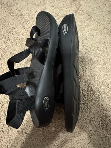 CHACO VIBRAM Women's All Black Thick Strap/Toe Loop Sandals SIZE W9 - Thumbnail 5