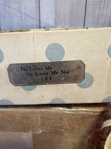 Nancy Ann Storybook Doll #121 "HE LOVES ME, HE LOVES ME NOT" W/Box - Thumbnail 4