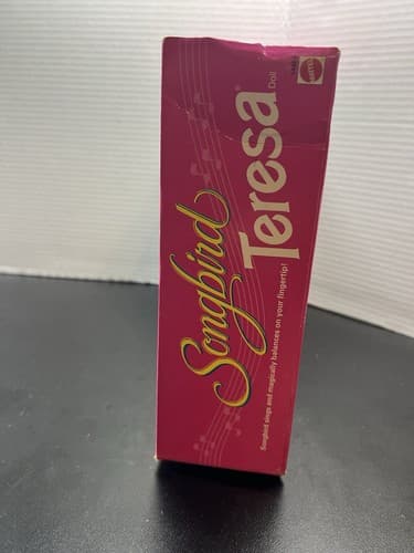 Songbird Teresa Barbie Mattel #14484 Good Condition Bird is Loose in Box - Thumbnail 5