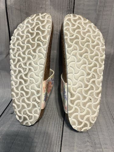 Birkenstock Gizeh BS Sandals Super Natural Floral Euro 38 / US 7 Worn One Time - Thumbnail 5