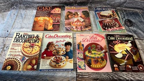 LOT of 8~VINTAGE 1980s WILTON CAKE DECORATING YEAR BOOKS
