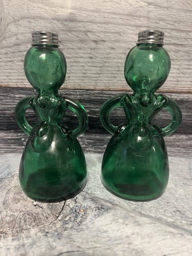 Vintage 7” Green Depression Glass Merry Maids Salt & Pepper Shaker Set Rare - Thumbnail 3