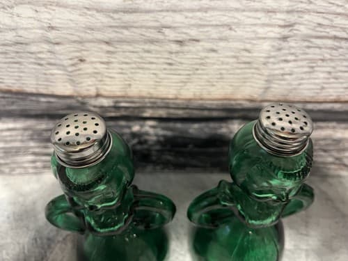 Vintage 7” Green Depression Glass Merry Maids Salt & Pepper Shaker Set Rare - Thumbnail 5