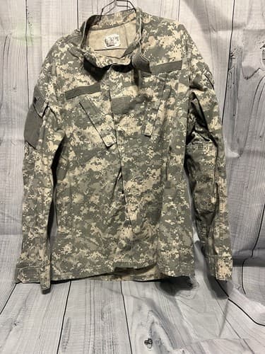 US Army Combat Uniform Digital Camo Military Jacket Long Sleeve Size Medium/Long