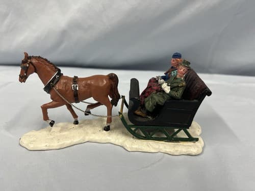 Lemax ~ HORSE DRAWN SLEIGH ~ Village Accent piece ~ No BOX