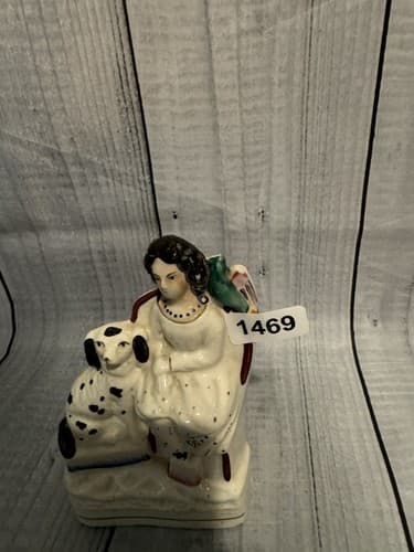 Antique Staffordshire Lady w/Spaniel Dog & Parrot - England - Thumbnail 6