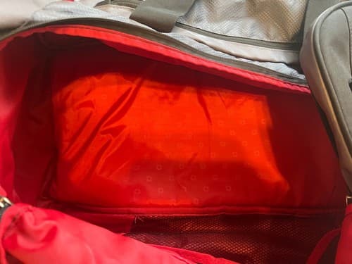 SWISS GEAR Sport Duffel Gym Travel Bag Carry On 24 ix 12 x 12 in Red and Grey - Thumbnail 6