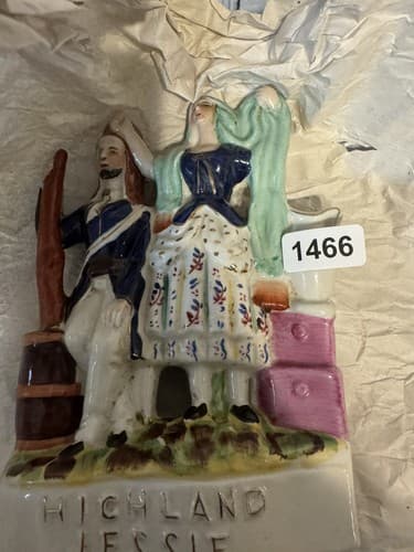 Antique STAFFORDSHIRE figurine~HIGHLAND JESSIE~Estate Auction find! - Thumbnail 6