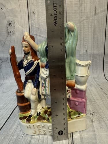 Antique STAFFORDSHIRE figurine~HIGHLAND JESSIE~Estate Auction find! - Thumbnail 4