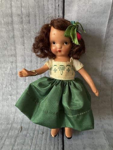 Annie At The Garden Gate Nancy Ann Storybook Doll Bisque #129 With Box 5 in