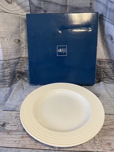 NWT Mikasa Swirl White KT342 Oversize Round Platter 16"