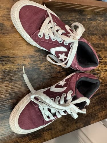 Converse All Star Kids Shoes Size Youth 11 Color Burgundy~Great Condition! - Thumbnail 2