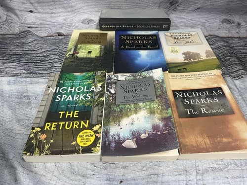 Lot of 11 NICHOLAS SPARKS HC & Paperbacks and one Debbie Mcomber - Thumbnail 3