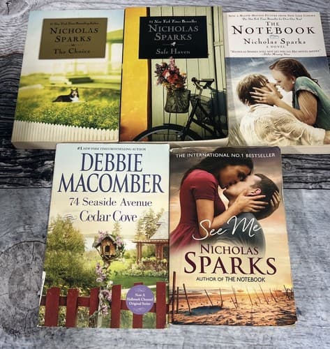 Lot of 11 NICHOLAS SPARKS HC & Paperbacks and one Debbie Mcomber - Thumbnail 2