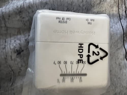 Honeywell CT31A1003 series heat and cool thermostat non programable low voltage - Thumbnail 3