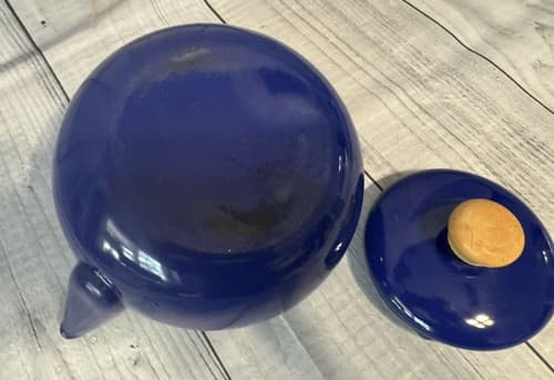 Vintage MCM Tea Kettle Cobalt Blue Enameled Teapot With Wooden Handle - Thumbnail 4