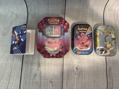 Pokémon 242 Card Lot plus bonus items/ 2020 versions - Thumbnail 2