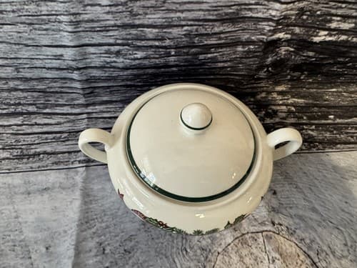 Johnson Brothers Victorian Christmas Sugar Bowl with Lid - Thumbnail 3