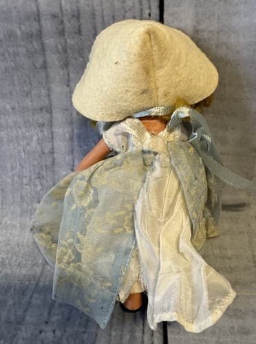 Nancy Ann Storybook Dolls ~ #152 Mary Had a Little Lamb Doll - Thumbnail 2