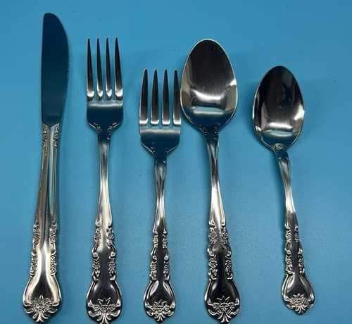 Rogers Co DREAM ROSE Flatware ROSE BUD Stainless Korea Set 5pc place setting - Thumbnail 2