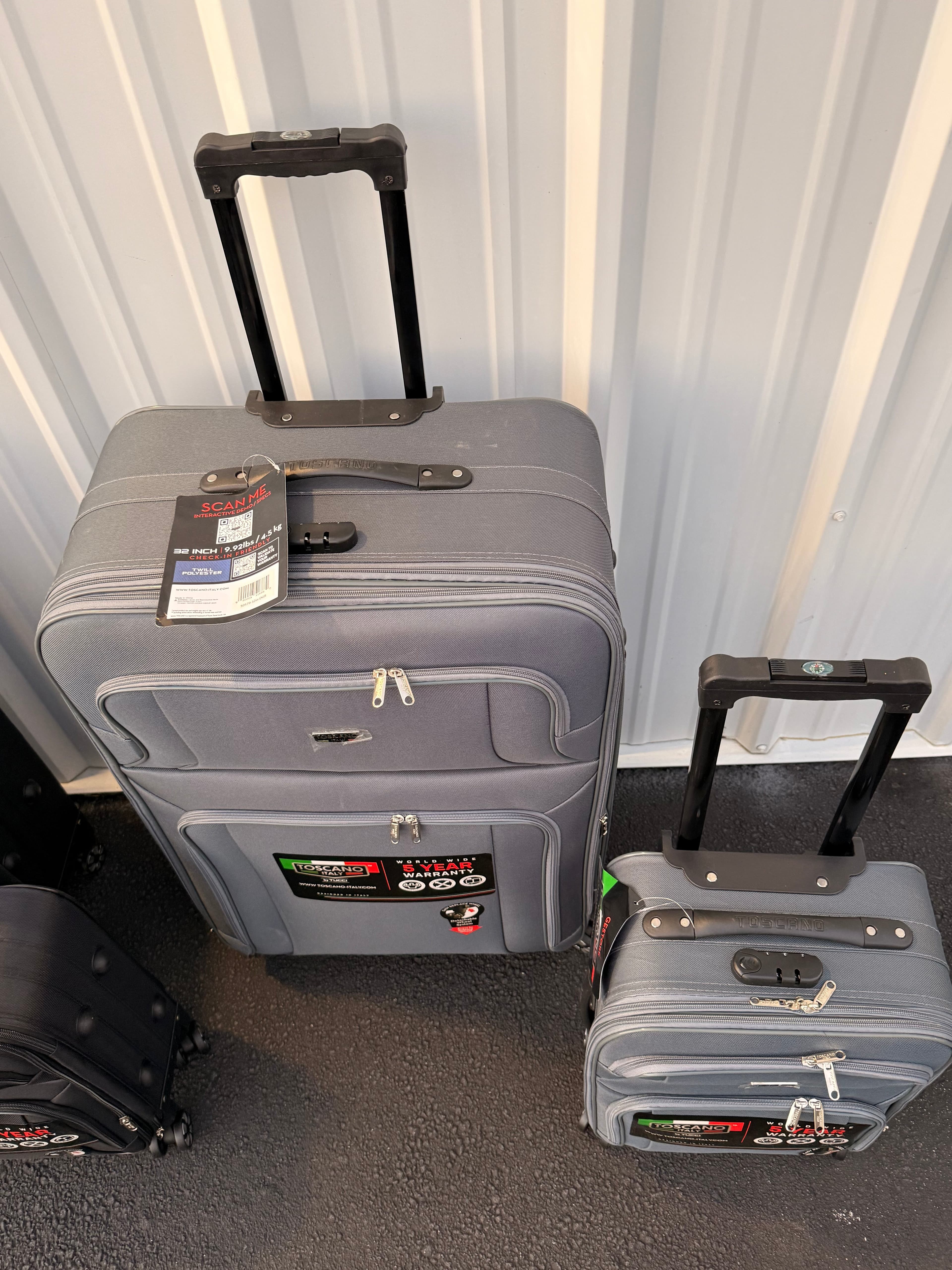 Toscano Gestore 2-Piece Soft-Side Luggage Set - Black - Thumbnail 3