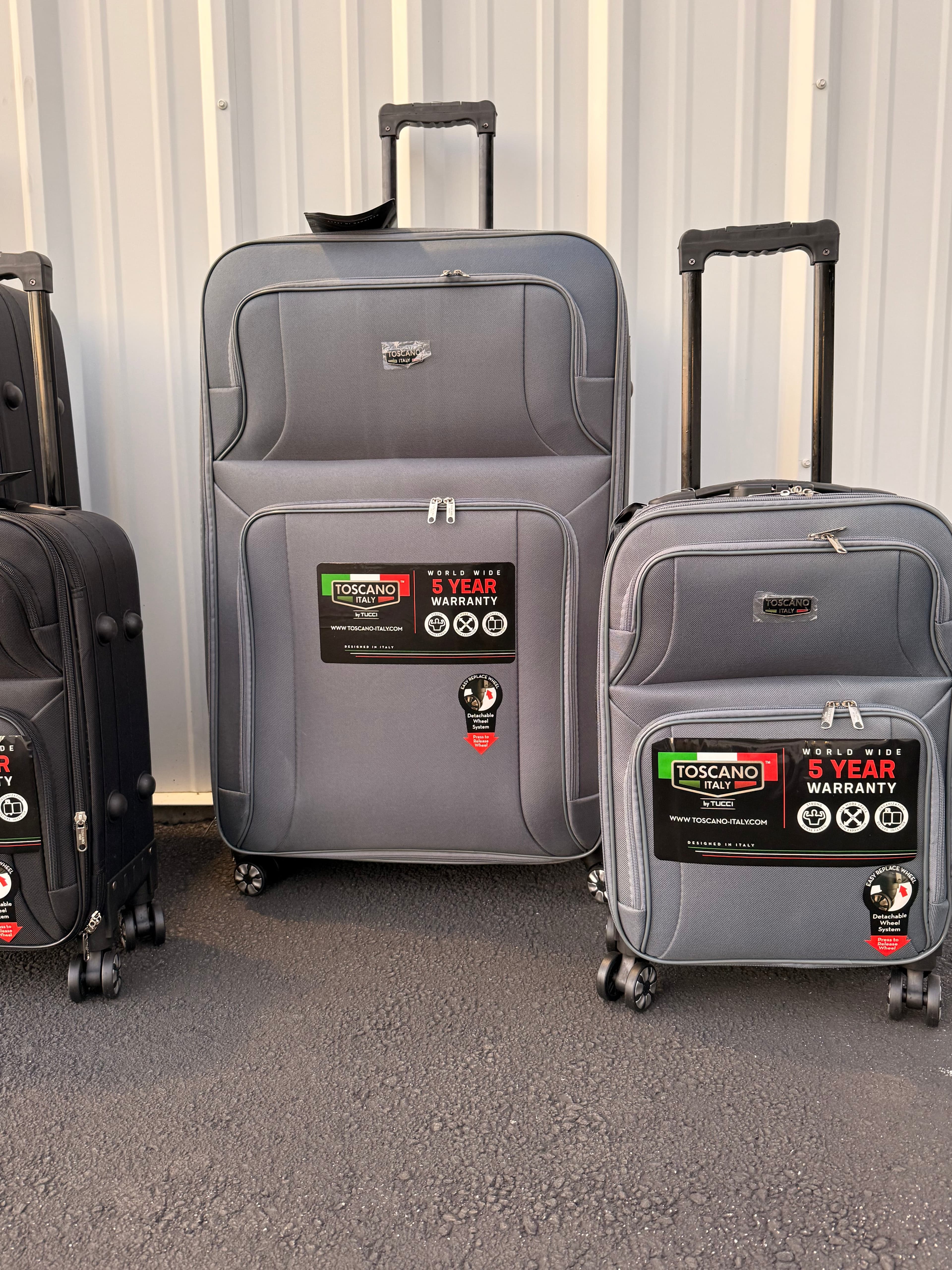Toscano Gestore 2-Piece Soft-Side Luggage Set - Black - Thumbnail 10