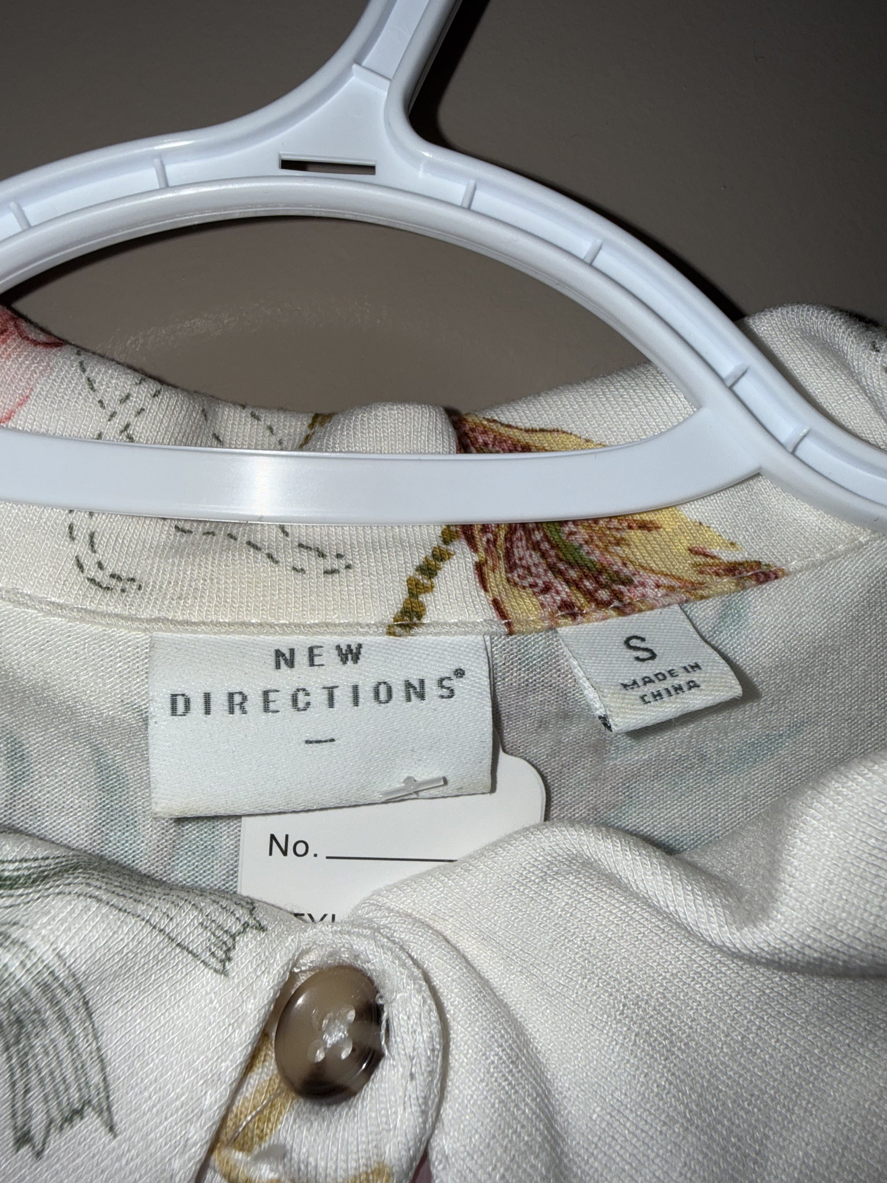 New Directions Floral Button-Up Shirt Small - Thumbnail 3