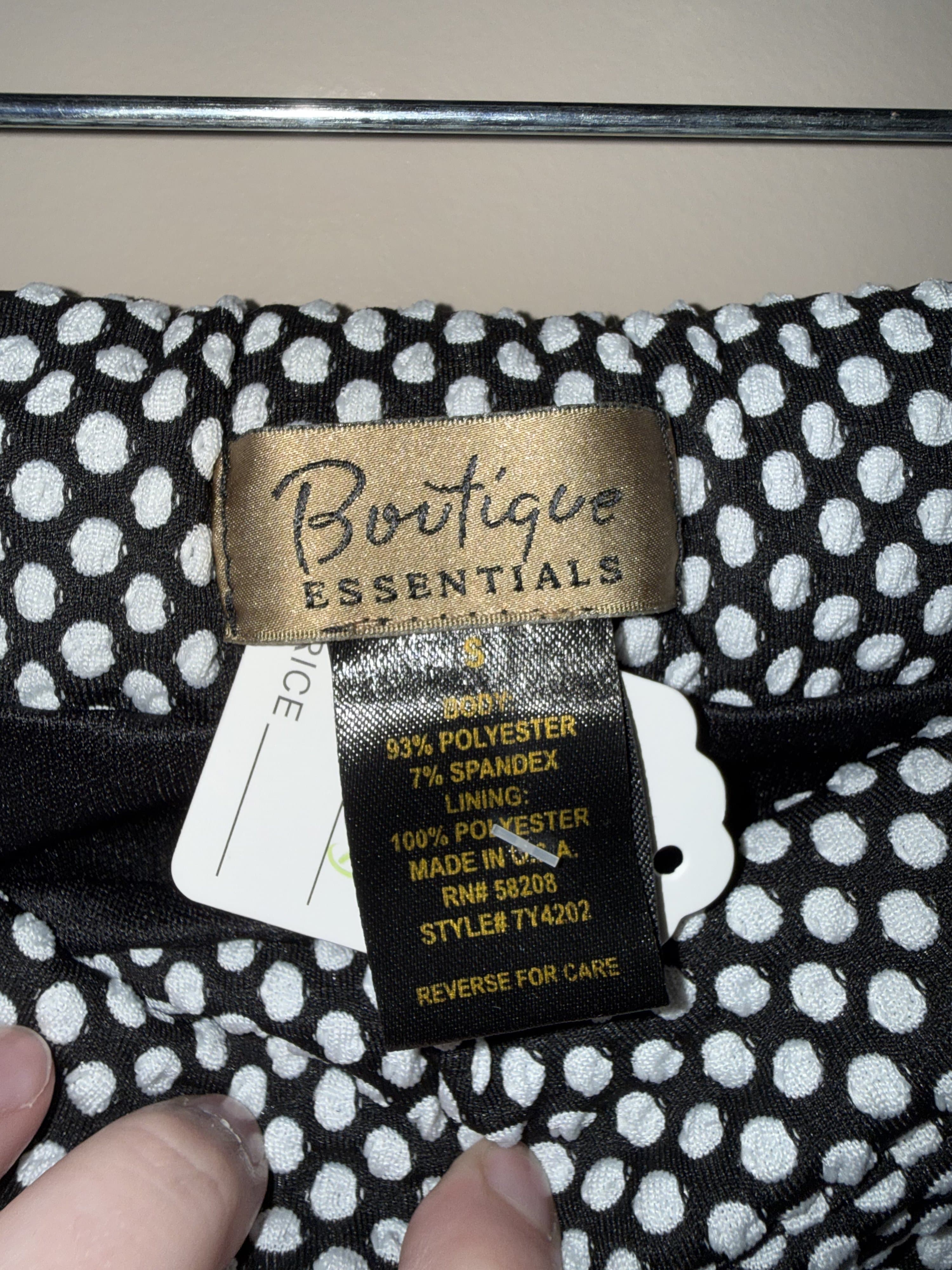 Boutique Essentials Size Small - Thumbnail 2