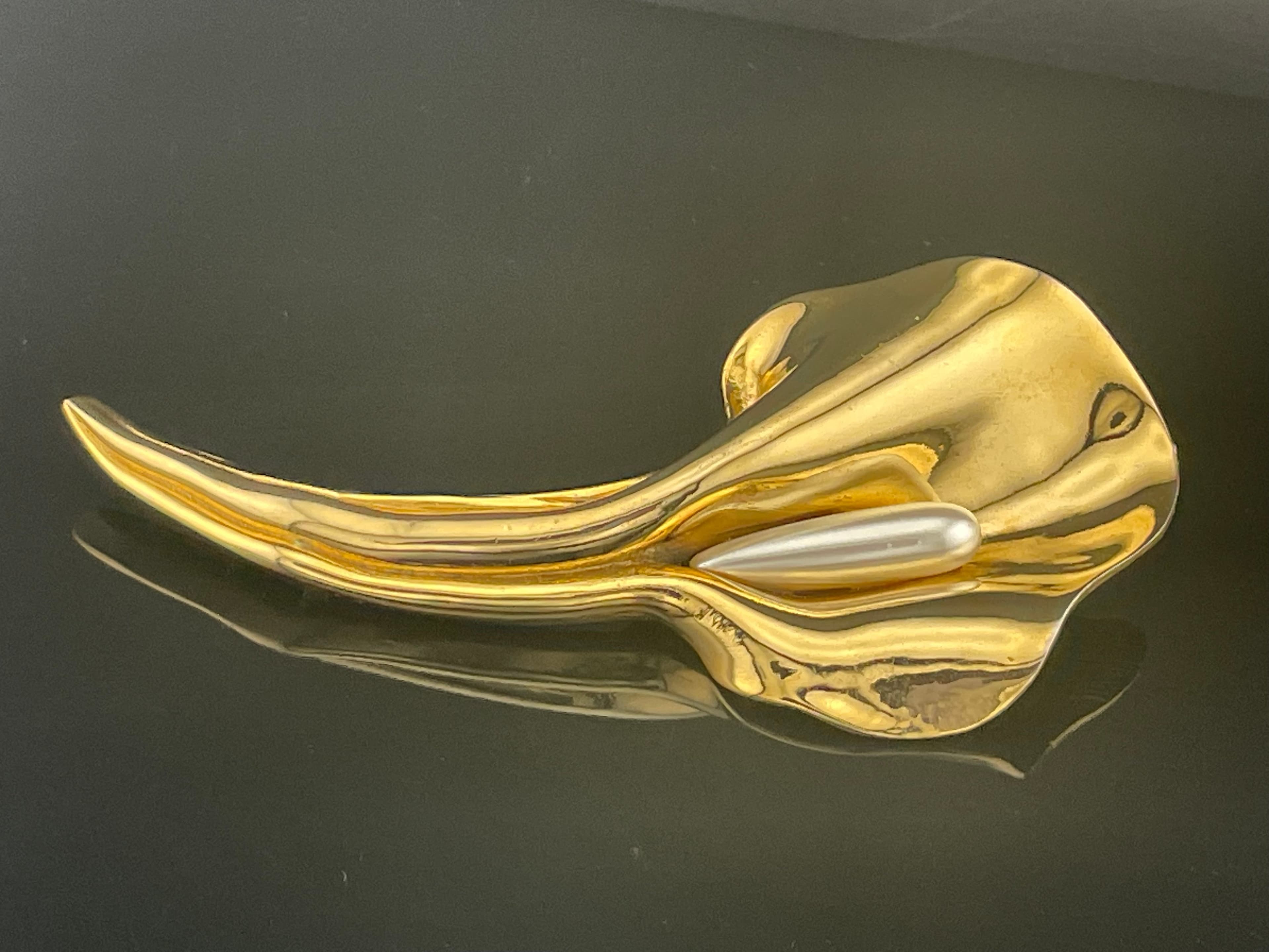 Vintage Large Sculptural Calla Lily Brooch Gold Tone Pearl Modernist Statement - Thumbnail 4