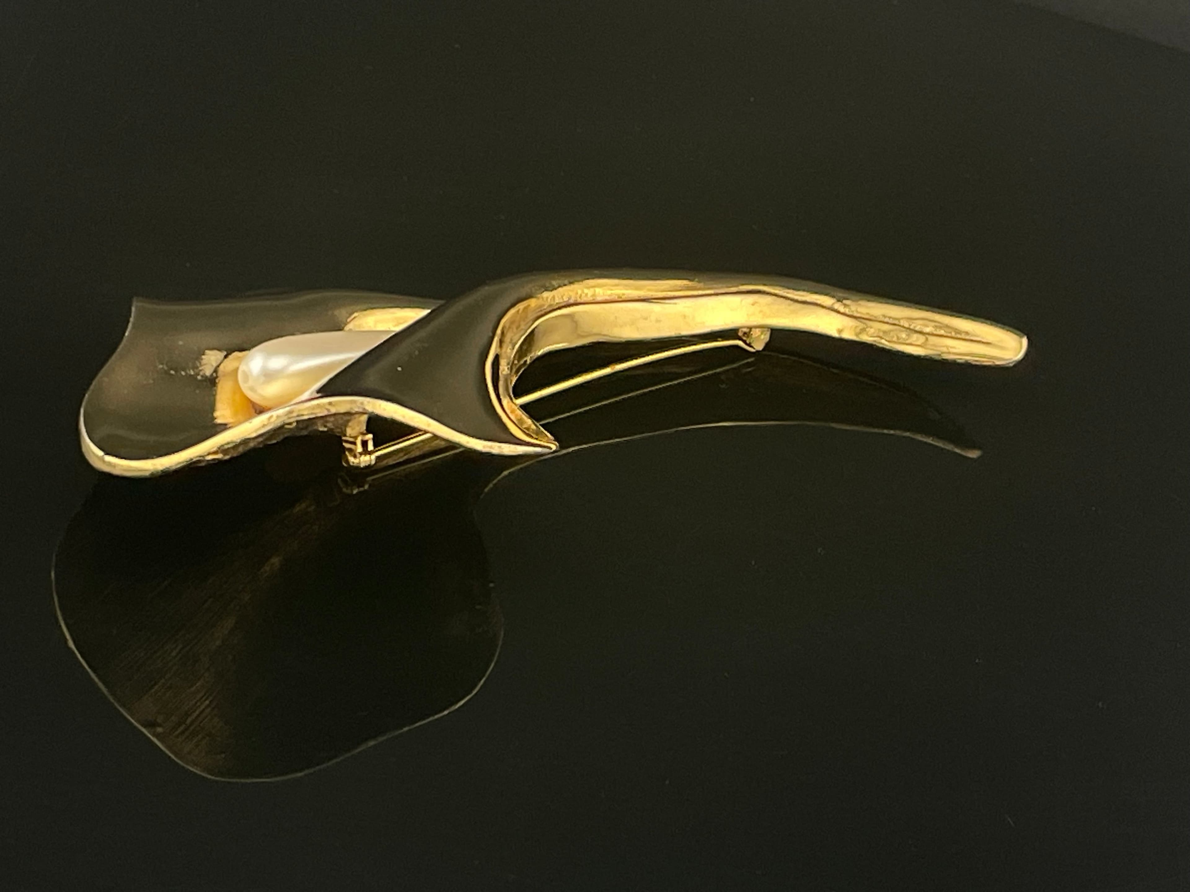 Vintage Large Sculptural Calla Lily Brooch Gold Tone Pearl Modernist Statement - Thumbnail 3